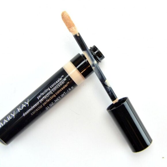 Light Ivory - Mary Kay Perfecting Concealer - Picture 5 of 5